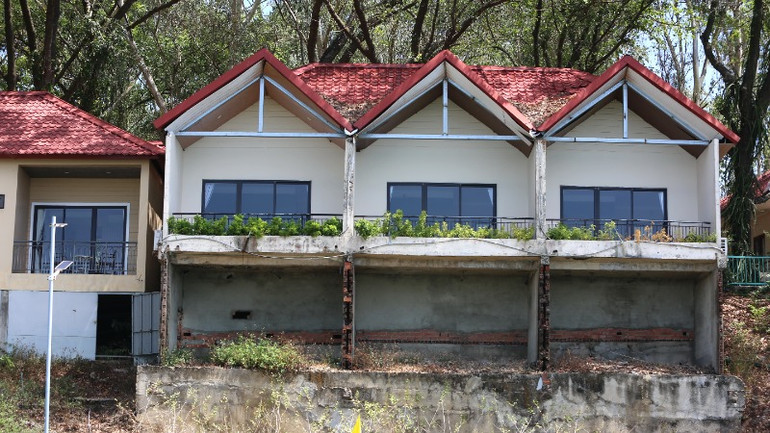 Nhà nghỉ dưỡng kiên cố được xây dựng trên Đảo Ó để kinh doanh du lịch. Nhà nghỉ dưỡng kiên cố được xây dựng trên Đảo Ó để kinh doanh du lịch.