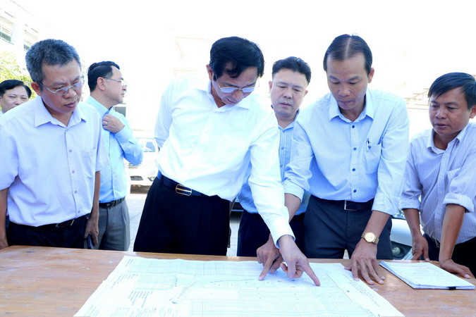 Kiểm tra tiến độ giải phóng mặt bằng cao tốc Biên Hòa-Vũng Tàu, đoạn qua địa bàn huyện Long Thành.