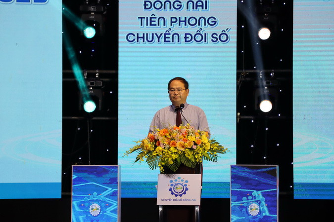 Đồng chí Quản Minh Cường, Phó Bí thư Tỉnh ủy, Trưởng đoàn đại biểu Quốc hội tỉnh Đồng Nai phát biểu tại lễ khai mạc.