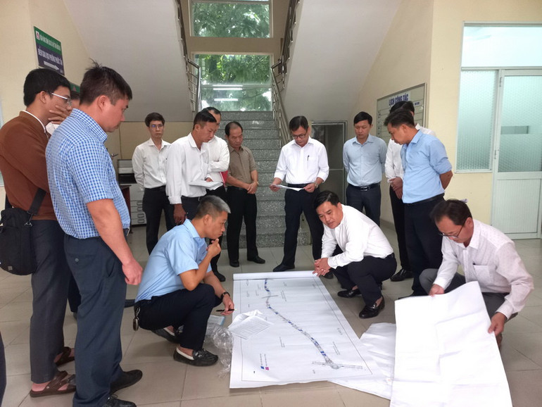 Các đơn vị liên quan xem các vị trí đã bàn giao mặt bằng qua bản đồ dự án đường cao tốc Biên Hòa-Vũng Tàu, qua địa bàn phường Phước Tân. Các đơn vị liên quan xem các vị trí đã bàn giao mặt bằng qua bản đồ dự án đường cao tốc Biên Hòa-Vũng Tàu, qua địa bàn phường Phước Tân.