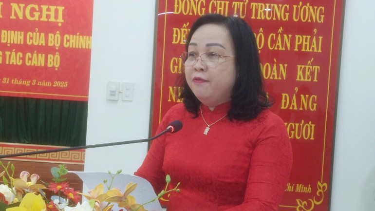 Bí thư Tỉnh ủy Phú Yên Cao Thị Hòa An phát biểu nhận nhiệm vụ.