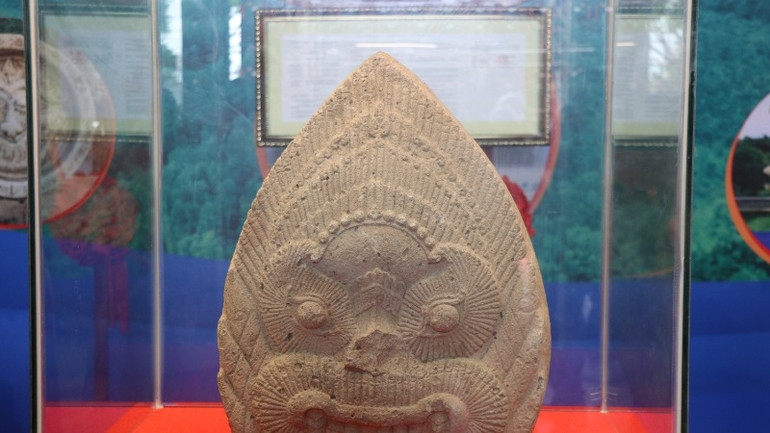 Phù điêu Kala Núi Bà được trưng bày tại Bảo tàng tỉnh Phú Yên.