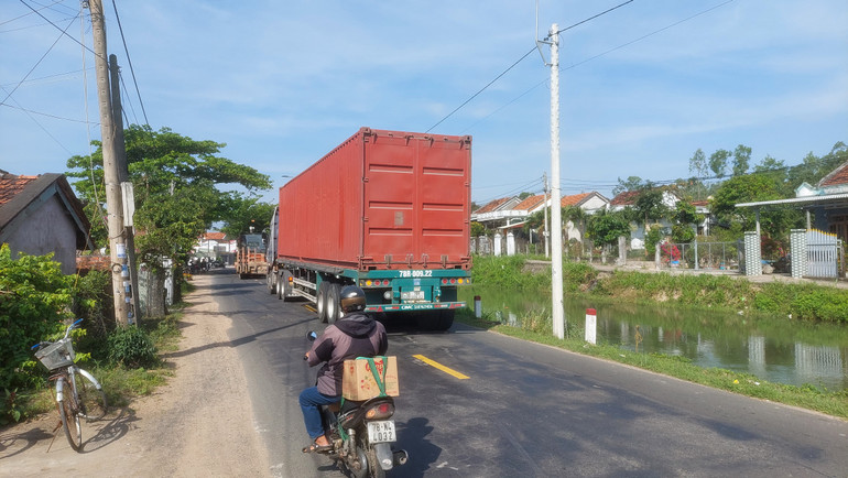 Quốc lộ 25, đoạn qua xã Hòa Định Tây, huyện Phú Hòa, tỉnh Phú Yên tiềm ẩn nguy cơ tai nạn giao thông.