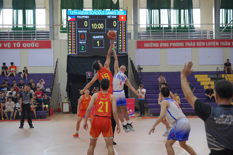 Dù thi đấu hết sức cố gắng, bóng rổ Việt Nam buộc phải dừng bước tại vòng bán kết ASG 13.