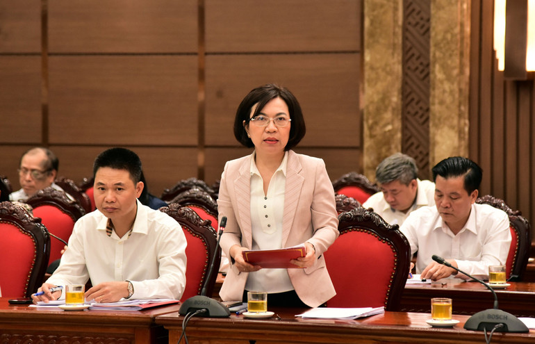 Các đại biểu tham luận tại hội nghị. (Ảnh: Duy Linh) Các đại biểu tham luận tại hội nghị. (Ảnh: Duy Linh)