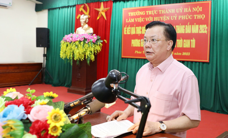 Đồng chí Đinh Tiến Dũng phát biểu kết luận.