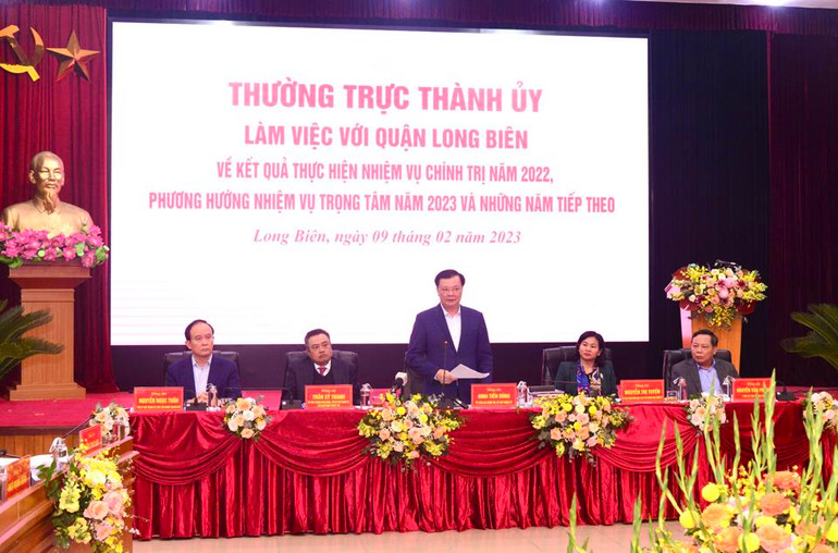 Đồng chí Đinh Tiến Dũng kết luận buổi làm việc