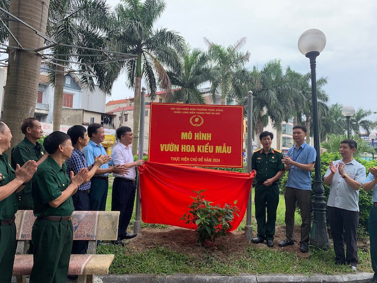 Mô hình vườn hoa kiểu mẫu tại phường Phúc Đồng (ảnh: Ủy ban nhân dân phường Phúc Đồng).