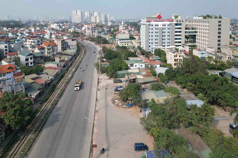 Quốc lộ 1A đoạn Văn Điển-Ngọc Hồi sẽ sớm được hoàn thành sau khi công tác giải phóng mặt bằng được giải quyết dứt điểm. (Ảnh: Hữu Chánh)