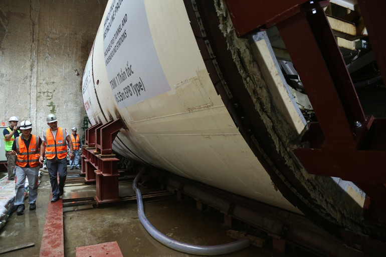 TBM 1 mang tên Thần Tốc sẽ được khởi động và khoan hầm trước.