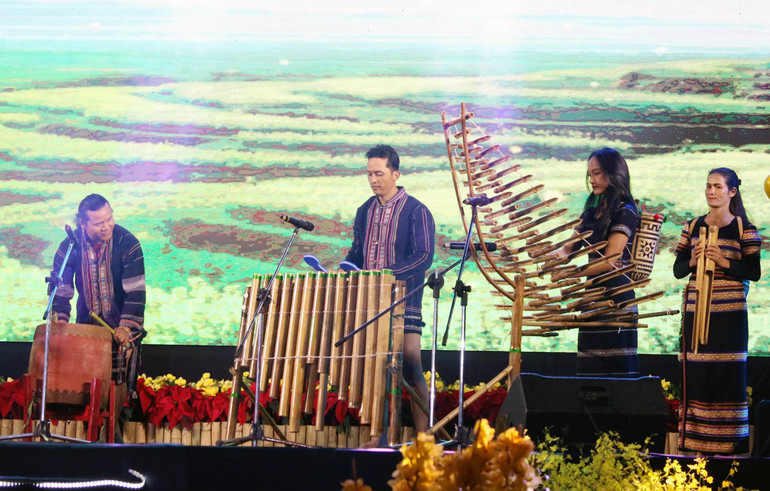 Tiết mục mang đậm bản sắc văn hóa nam Tây Nguyên.