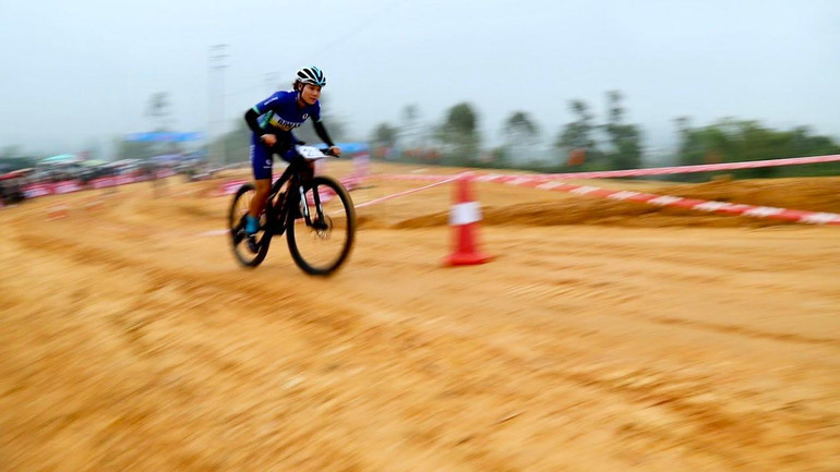 Vận động viên bứt tốc chuẩn bị về đích.