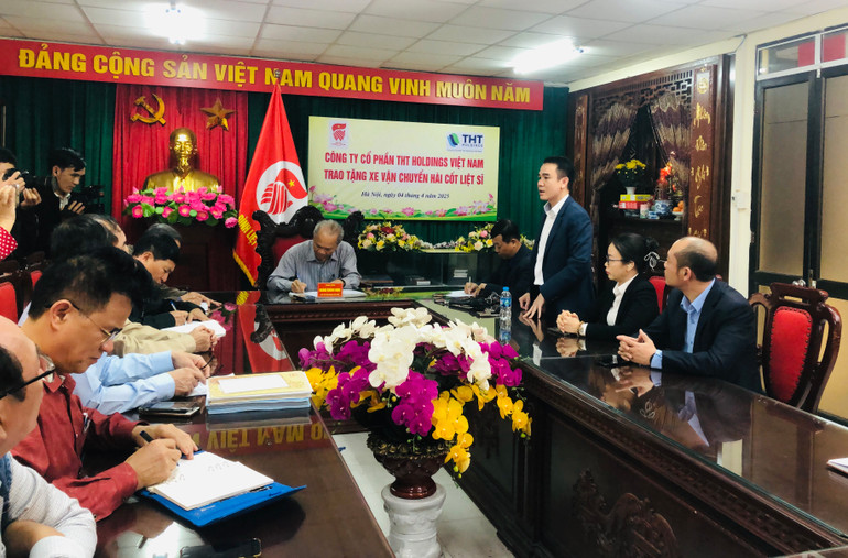 Ông Nguyễn Lâm Tùng, Chủ tịch Hội đồng quản trị Công ty Cổ phần THT Holdings Việt Nam bày tỏ sự tri ân các Anh hùng liệt sĩ.