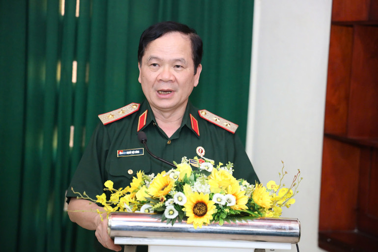 Trung tướng Khuất Việt Dũng phát biểu tại Lễ báo công.