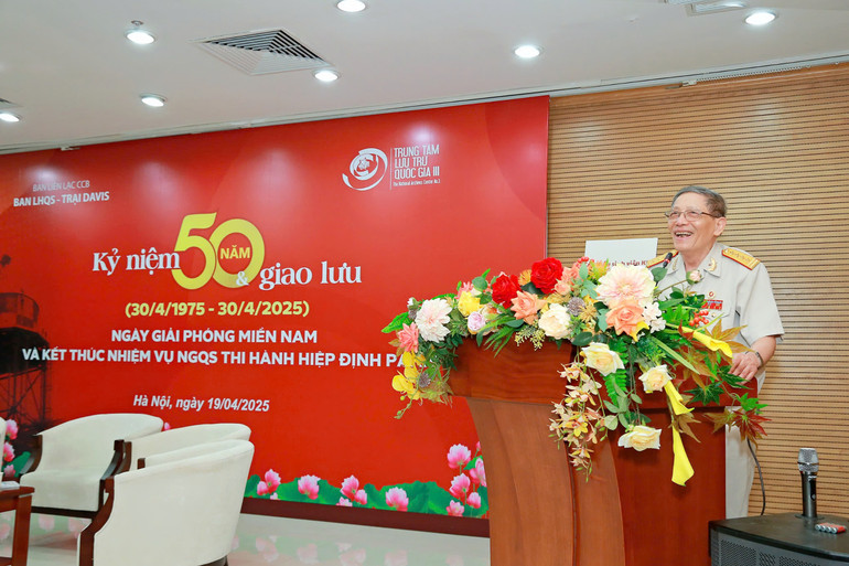 Đại tá Đinh Quốc Kỳ phát biểu.