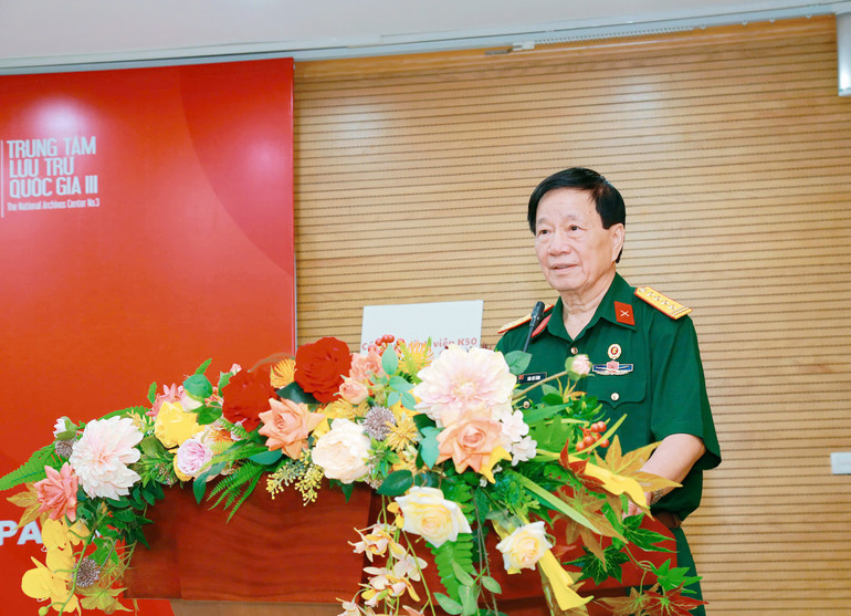 Đại tá Đào Chí Công ôn lại truyền thống và những cống hiến của các cựu chiến binh Trại Davis.