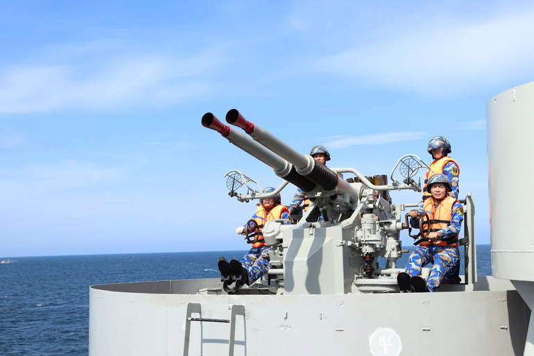 Tàu 503 huấn luyện K2 trên biển. Tàu 503 huấn luyện K2 trên biển.