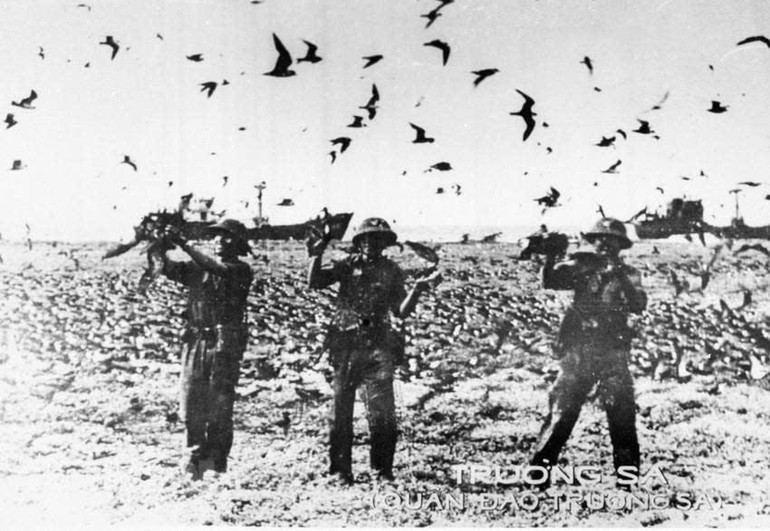 Bộ đội Đặc công Hải quân trên đảo Trường Sa được giải phóng, ngày 29/4/1975.