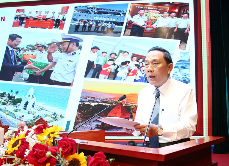 Đại diện tỉnh Khánh Hòa tham luận tại hội thảo. Đại diện tỉnh Khánh Hòa tham luận tại hội thảo.