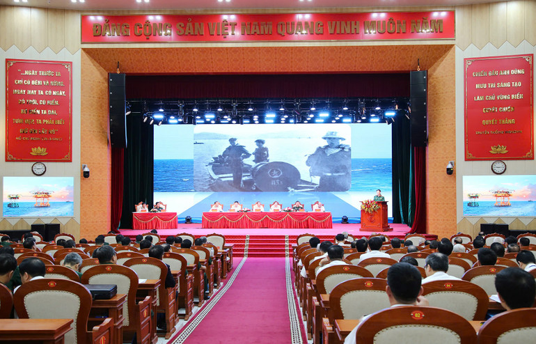 Quang cảnh hội thảo. Quang cảnh hội thảo.