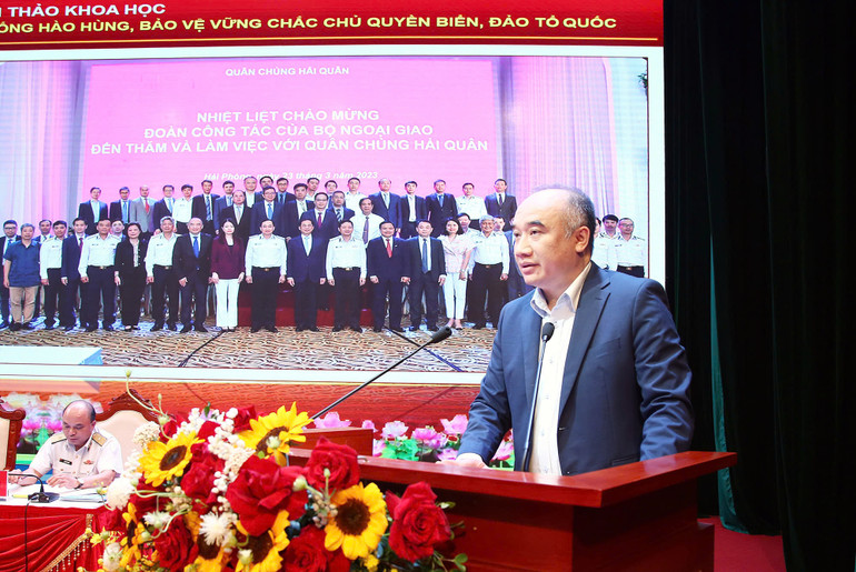 Đại diện Bộ Ngoại giao phát biểu. Đại diện Bộ Ngoại giao phát biểu.