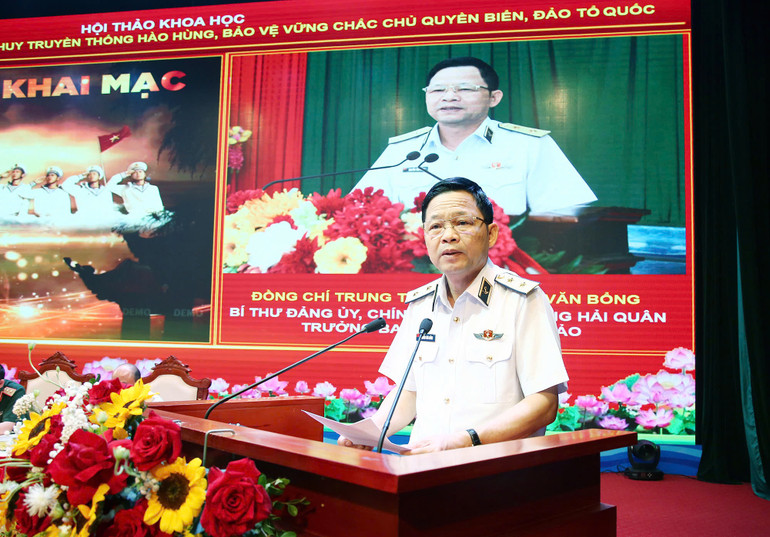 Trung tướng Nguyễn Văn Bổng phát biểu khai mạc hội thảo. Trung tướng Nguyễn Văn Bổng phát biểu khai mạc hội thảo.