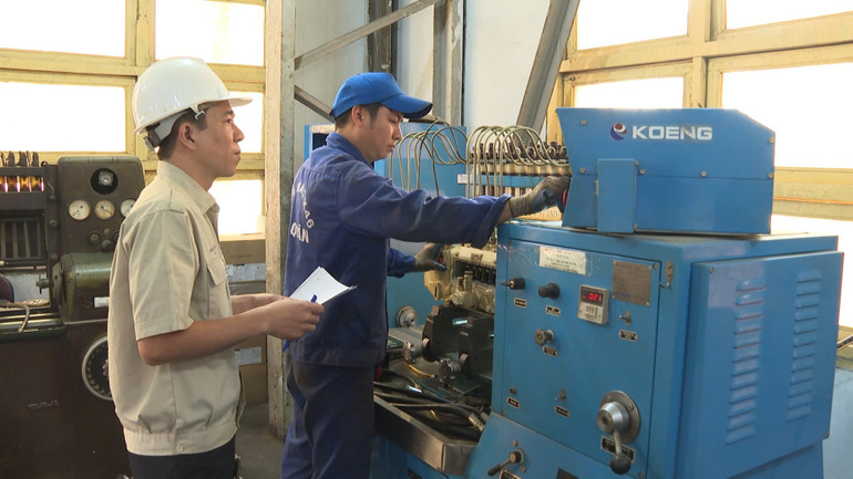 Áp dụng sáng kiến thiết bị tháo, kiểm tra, sửa chữa khối côn ma sát tiến ly hợp động cơ M500 ở Nhà máy X46. Áp dụng sáng kiến thiết bị tháo, kiểm tra, sửa chữa khối côn ma sát tiến ly hợp động cơ M500 ở Nhà máy X46.