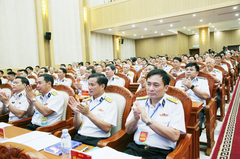 Các tham luận trong hội thảo đều nhận được sự nhất trí cao của các đại biểu. Các tham luận trong hội thảo đều nhận được sự nhất trí cao của các đại biểu.