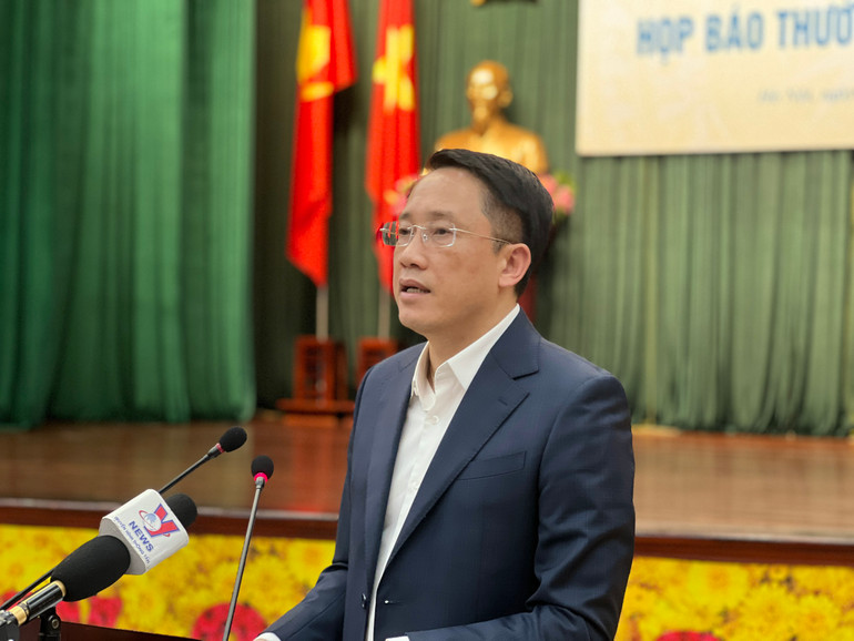 Ông Mai Sơn - Phó Tổng cục Trưởng Tổng cục Thuế tại buổi họp báo. Ảnh: NGUYỄN HÙNG