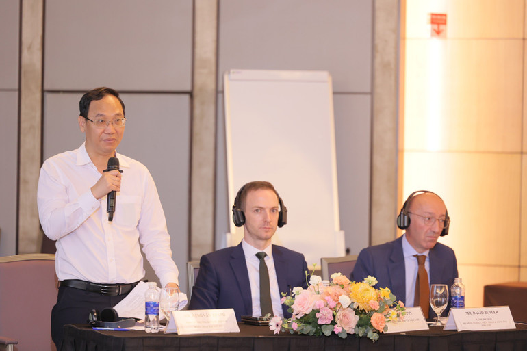 Ông Đặng Văn Thanh - Phó Cục trưởng Kinh tế hợp tác (Bộ Kế hoạch và Đầu tư) nêu bật nét đặc thù của hệ thống hợp tác xã tại Việt Nam. Ông Đặng Văn Thanh - Phó Cục trưởng Kinh tế hợp tác (Bộ Kế hoạch và Đầu tư) nêu bật nét đặc thù của hệ thống hợp tác xã tại Việt Nam.