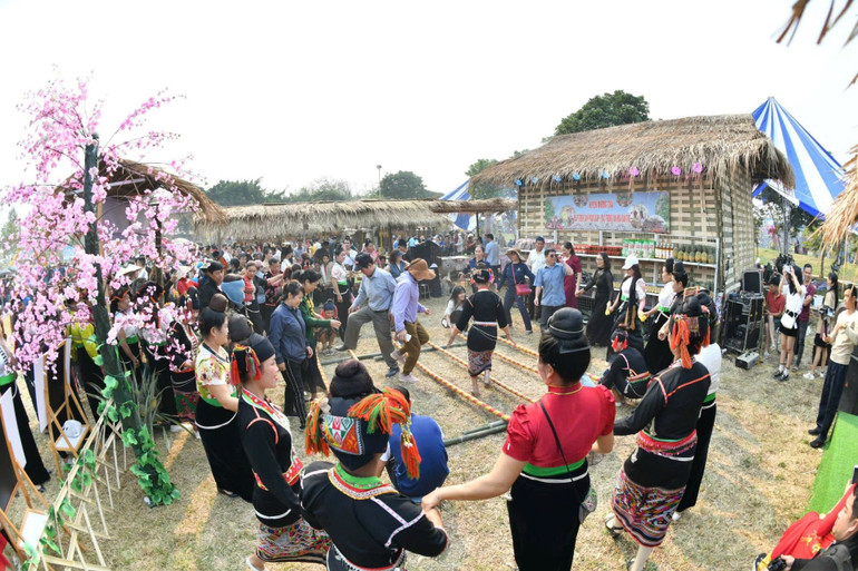 Điện Biên trở thành điểm đến hấp dẫn du khách trong nước và quốc tế. (Ảnh Lan lê) Điện Biên trở thành điểm đến hấp dẫn du khách trong nước và quốc tế. (Ảnh Lan lê)