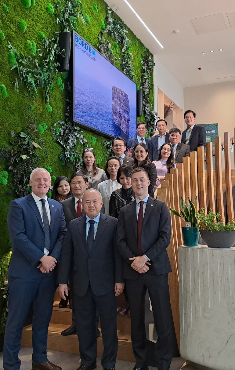 Đoàn Bộ Kế hoạch và Đầu tư Việt Nam làm việc tại Cục xúc tiến thương mại Bord Bia (Ireland). Đoàn Bộ Kế hoạch và Đầu tư Việt Nam làm việc tại Cục xúc tiến thương mại Bord Bia (Ireland).