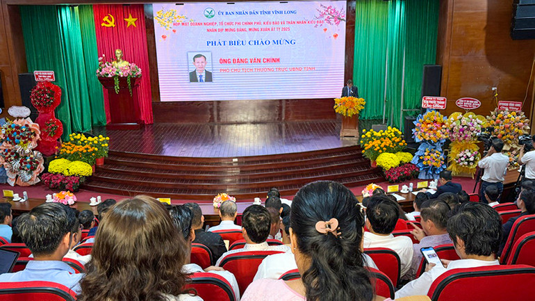 Quang cảnh buổi họp mặt.