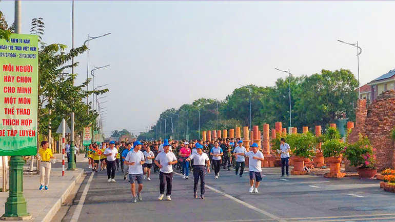 Gần 2.000 người tham gia chạy Olympic vì sức khỏe cộng đồng.