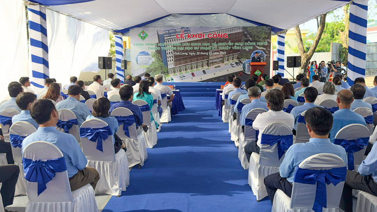 Quang cảnh buổi lễ.