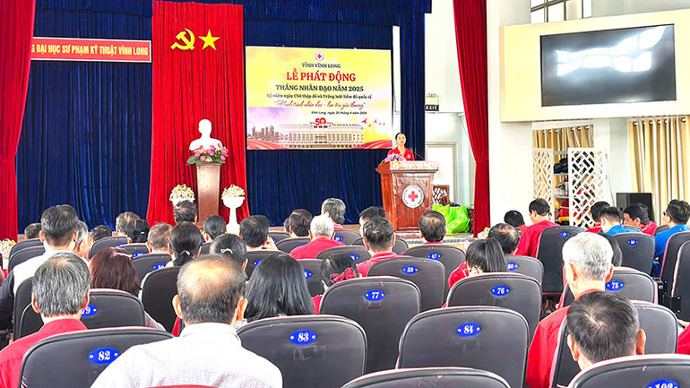 Quang cảnh buổi lễ phát động.