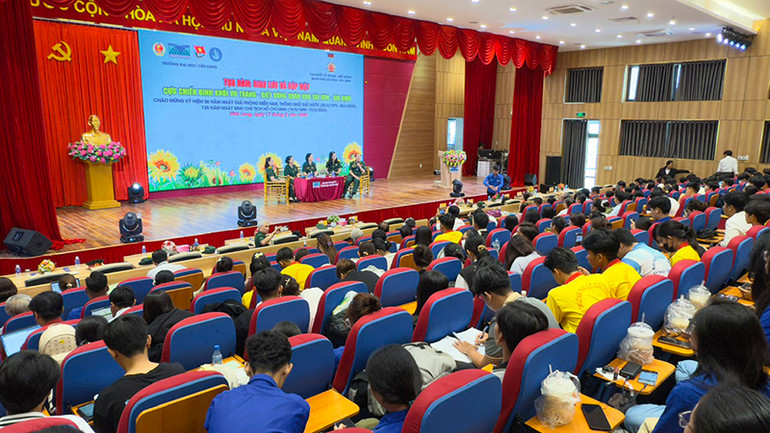 Quang cảnh buổi giao lưu