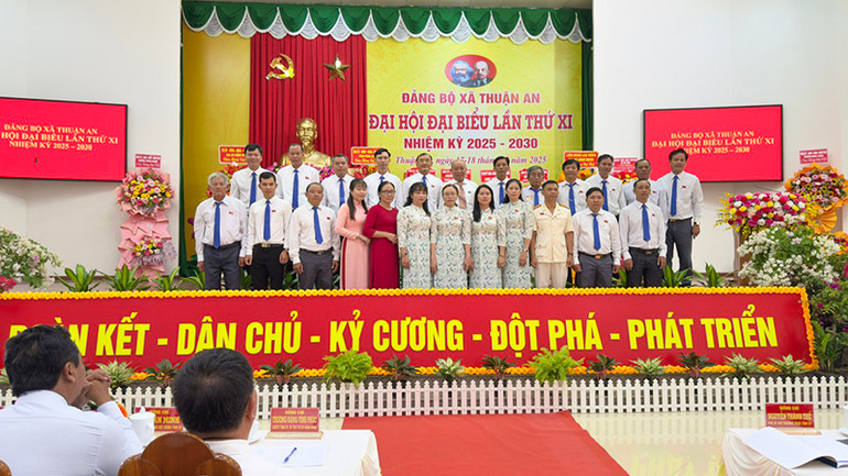 Đại hội đã bầu đoàn đại biểu dự Đại hội Đảng bộ cấp trên. Đại hội đã bầu đoàn đại biểu dự Đại hội Đảng bộ cấp trên.