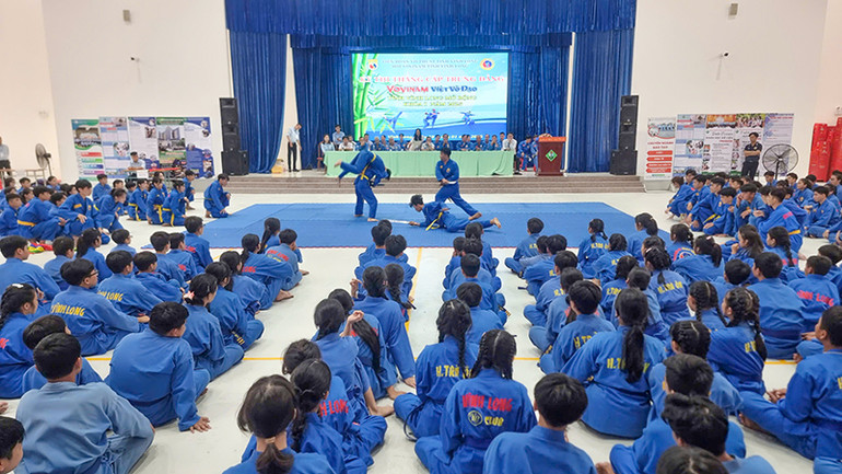 Quang cảnh buổi khai mạc.