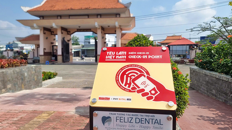 Bảng NFC thuộc Dự án “Yêu lắm Việt Nam” tại Vĩnh Long.