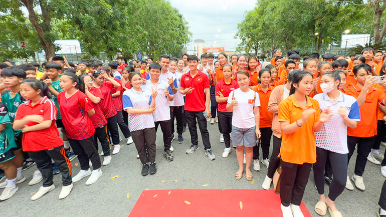 Vận động viên tham gia.