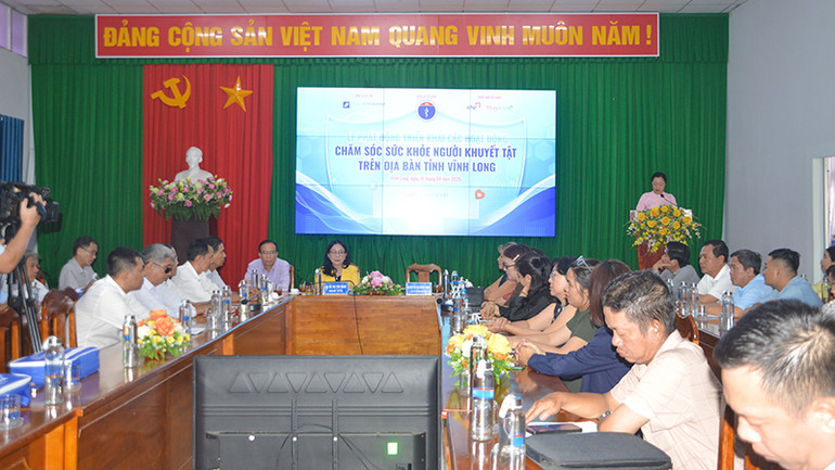 Quang cảnh lễ phát động. Quang cảnh lễ phát động.