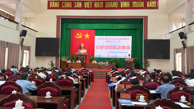 Quang cảnh kỳ họp. Quang cảnh kỳ họp.