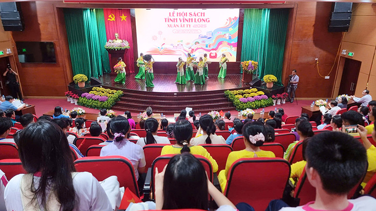 Quang cảnh buổi lễ.