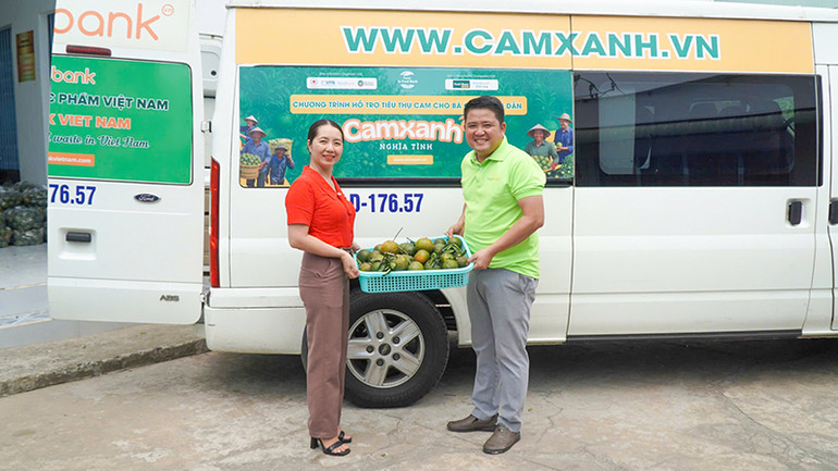 Chuyến xe "Cam xanh nghĩa tình".