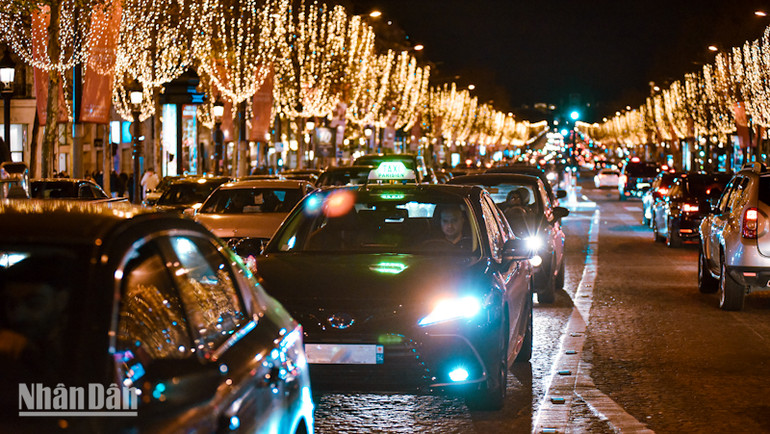 Việc giảm lưu lượng xe ô tô là một trong những giải pháp quan trọng để giảm tiếng ồn giao thông tại Pháp. (Ảnh: MINH DUY)