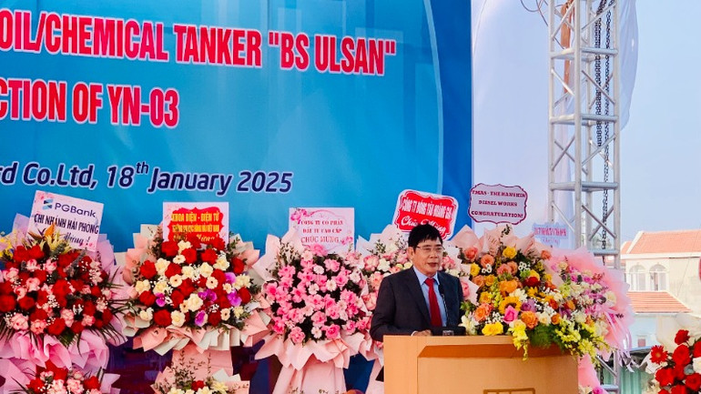 Tổng Giám đốc Công ty đóng tàu Phà Rừng Vũ Hữu Chiến phát biểu tại lễ hạ thủy tàu “BS ULSAN”.