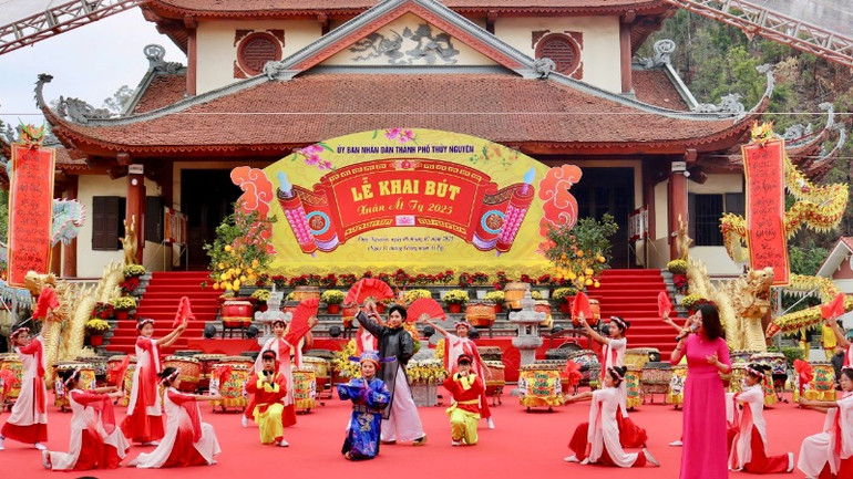 Nhiều hoạt động văn hóa, nghệ thuật được tổ chức tại khu tưởng niệm Trạng nguyên Lê Ích Mộc.