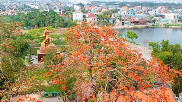 Tượng đài Đức Vương Ngô Quyền tại khu Di tích Từ Lương Xâm.