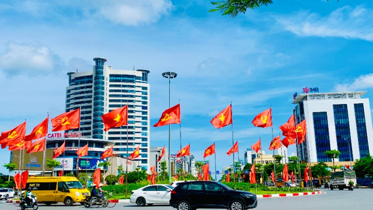 Thành phố Hải Phòng đang phát triển mạnh mẽ về mọi mặt.